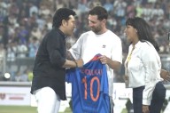 GOATS Meet At Wankhede Stadium; Tendulkar Presents Messi 2011 WC