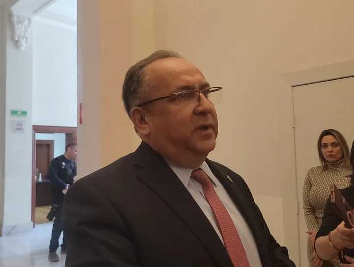 Rector de la UACh niega responsabilidad en retraso de pagos a jubilados y pensionados