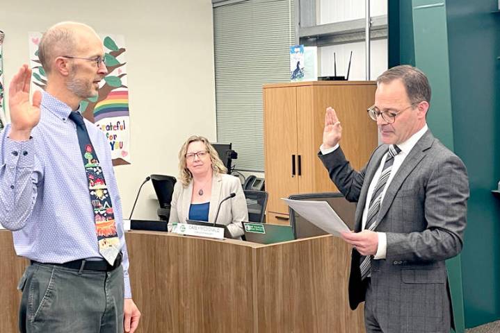 Hammar, Hamilton sworn in to PASD board of directors