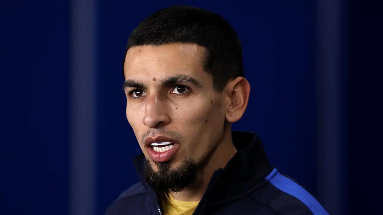 "La cirugía de rodilla de Daniel Muñoz llega en el peor momento para Crystal Palace"; ya lo extrañan