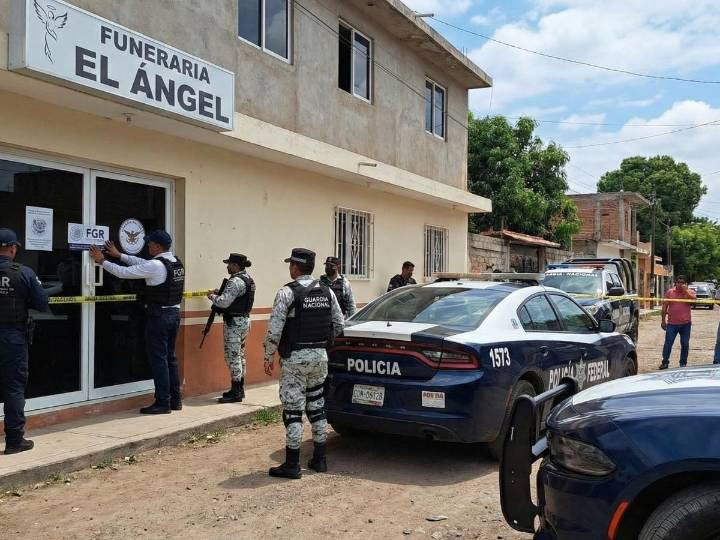 Aseguran dos propiedades y detienen a dos personas ligadas al caso Ayotzinapa