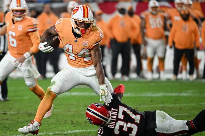 La derrota de los Buccaneers ante los Falcons aumenta la presión sobre Todd Bowles