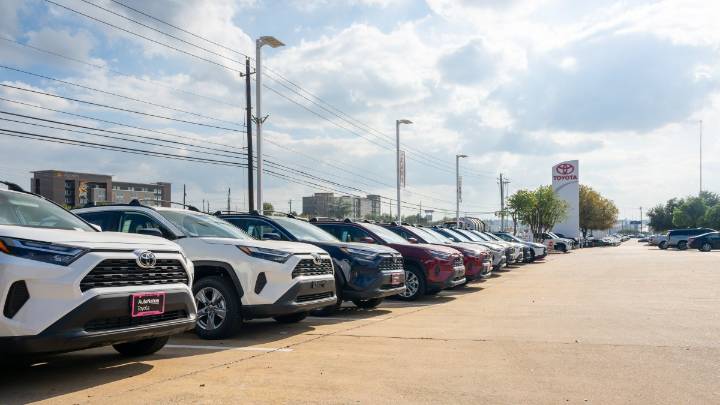 Trump says he will roll back fuel efficiency standards for vehicles