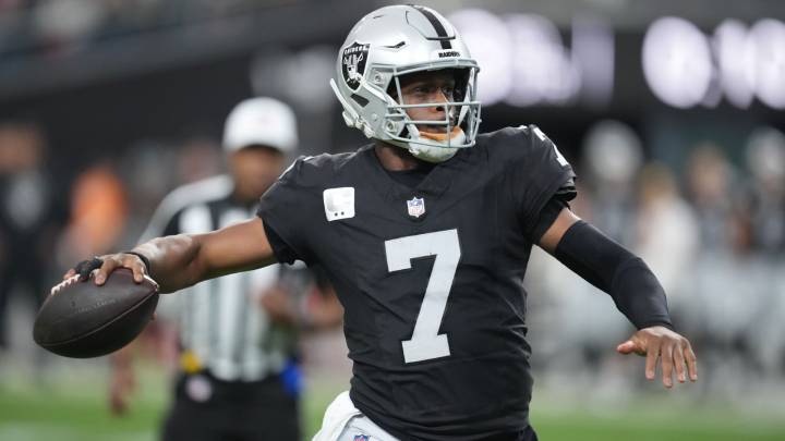 Raiders’ Pete Carroll gives cryptic Geno Smith injury update after shoulder ‘locks up’