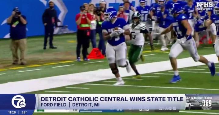Detroit Catholic Central beats Cass Tech to win Division 1 state title