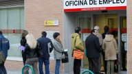 El paro baja en 18.805 personas en noviembre y se sitúa en la cifra más baja en este mes desde 2007