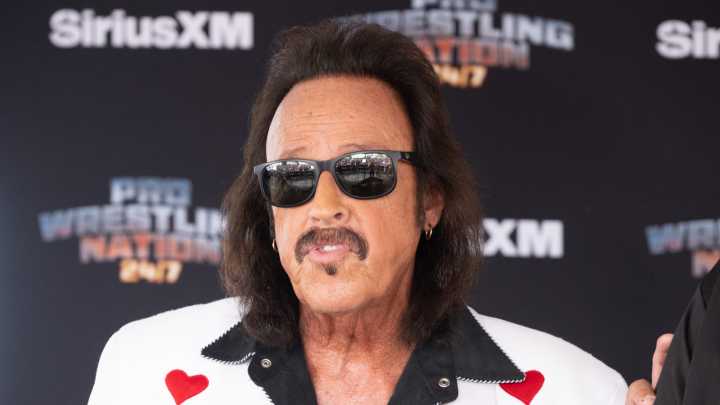 WWE Legend Jimmy Hart's Megaphone Stolen At Wrestling Convention