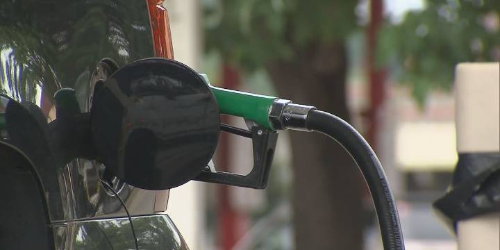 Arkansas drivers see gas prices drop ahead of holidays