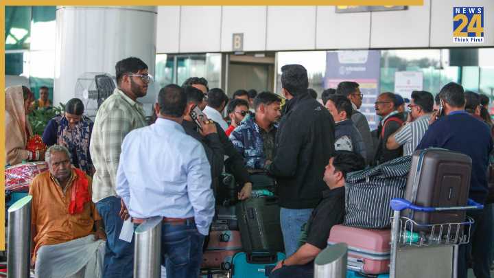 IndiGo Flight Cancellations: DGCA Cuts Schedules by 5% — What It Means for the Airline and passengers?