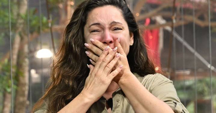 Kelly Brook 'throws campmates under bus' as she walks from I'm A Celeb