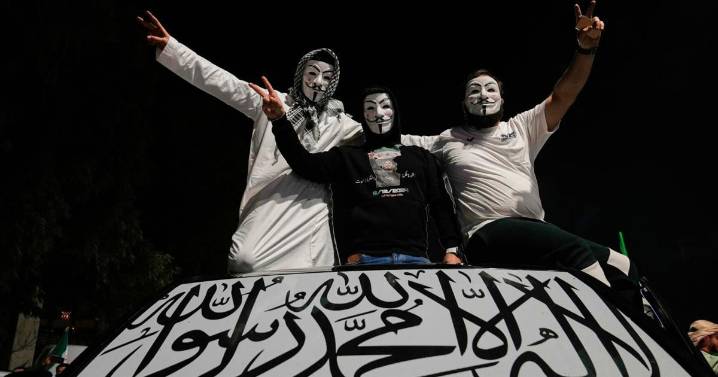 Un año después de la huida de Bashar Assad, Siria tiene problemas para cerrar heridas