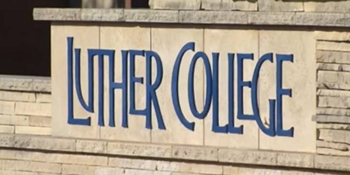 Luther College breaks record for student athletics fundraising