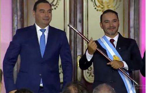 Juan Pablo Valdés recibió los atributos de Gobernador