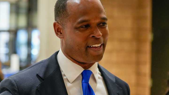 Daniel Cameron shakes up run for U.S. Senate with new campaign manager