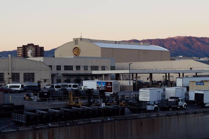 ¡Batalla Épica en Hollywood! Paramount Lanza un Ataque Sorpresa a Netflix con una Audaz Propuesta por Warner Bros. Discovery