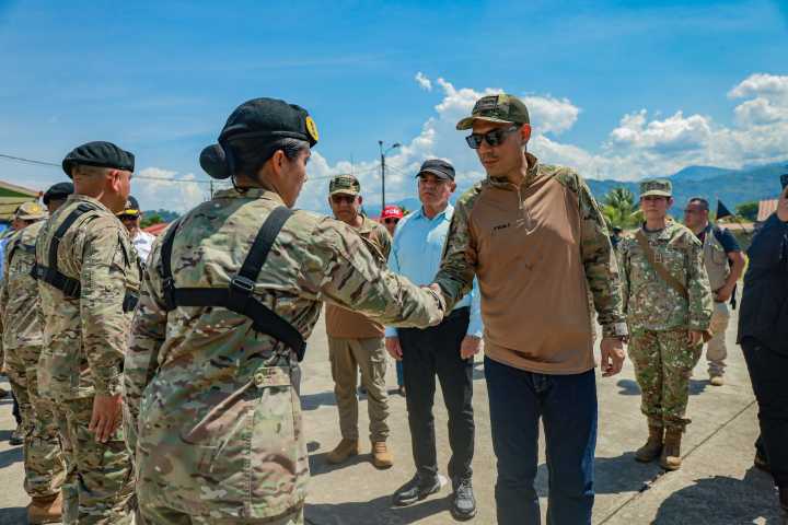 Presidente José Jerí llega a Tacna y participa de izamiento del Pabellón Nacional