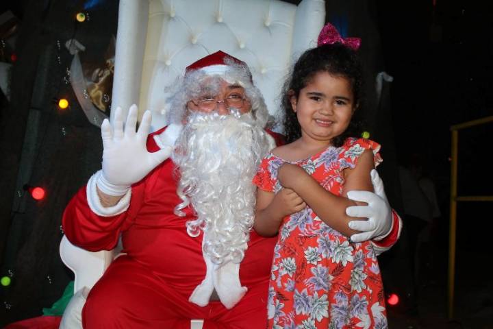 La Municipalidad invita al encendido del arbolito con Papá Noel