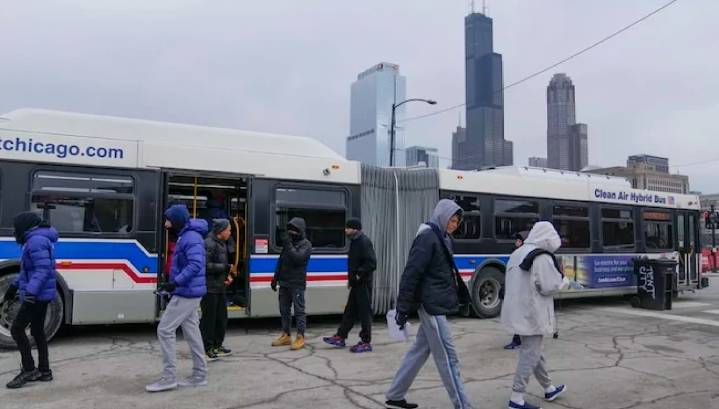 IL Dem touts 'great job' on transit, GOP candidate laments 'bailout' for Chicago