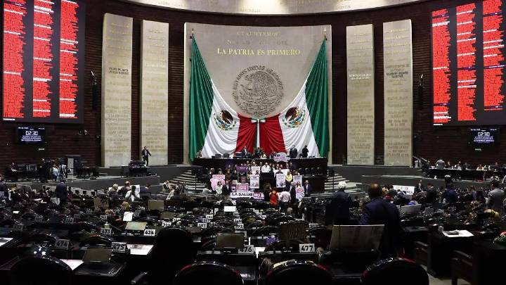 Aprueban en San Lázaro prohibición total de vapeadores; corrigen texto para evitar criminalización de consumidores