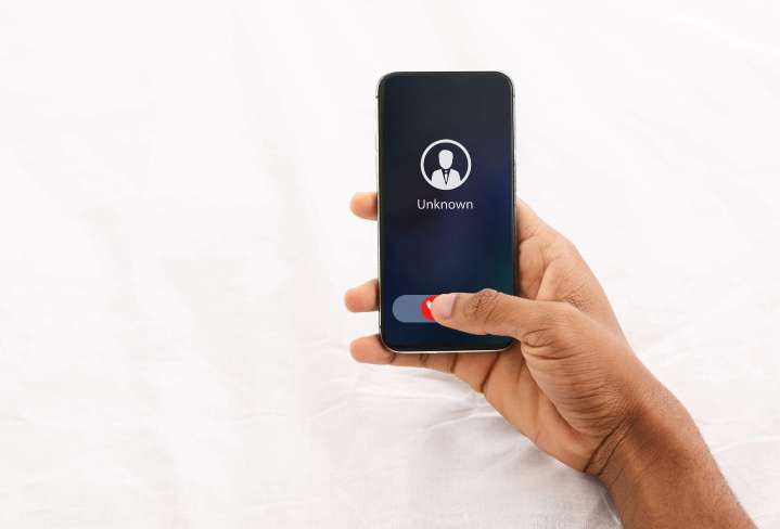 Advierten sobre estafadores que se hacen pasar por agentes del orden