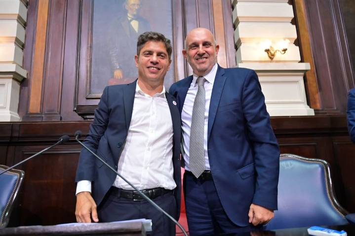 Reparto de cargos y fondos. La negociación del endeudamiento obligó a Kicillof a hacer concesiones en plena madrugada