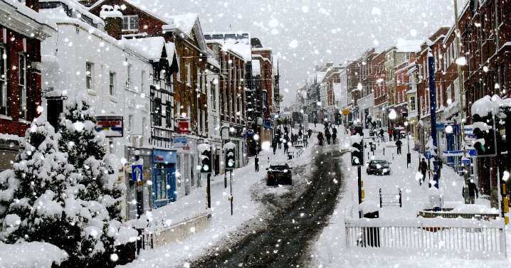 Blizzards set to batter the UK as odds of a ‘White Christmas’ revealed