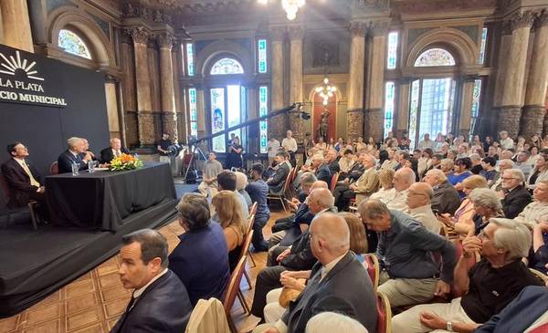 Reconocimientos para médicos con 25 y 50 años de actividad