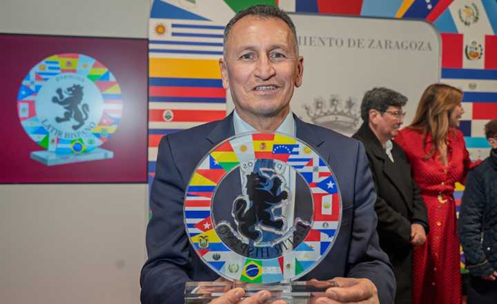 Tulueño fue galardonado en España por hermosa labor