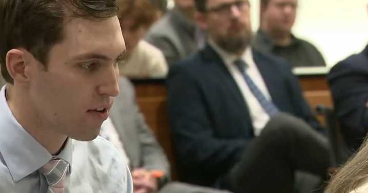 Tyler Robinson, el presunto asesino del activista Charlie Kirk, comparece por primera vez ante un tribunal de Utah