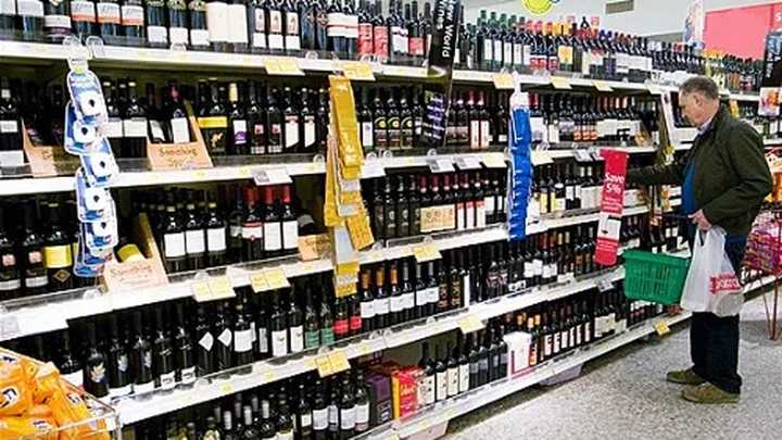 Ya rige el horario de verano para la venta de alcohol en comercios