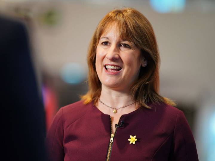 Reeves will not face ministerial standards probe over Budget briefings