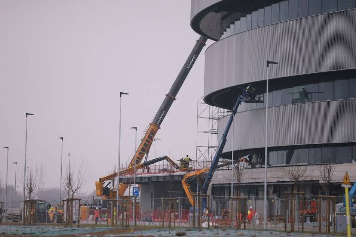 Too late and too small: The mess at the Olympic hockey arena in Milan
