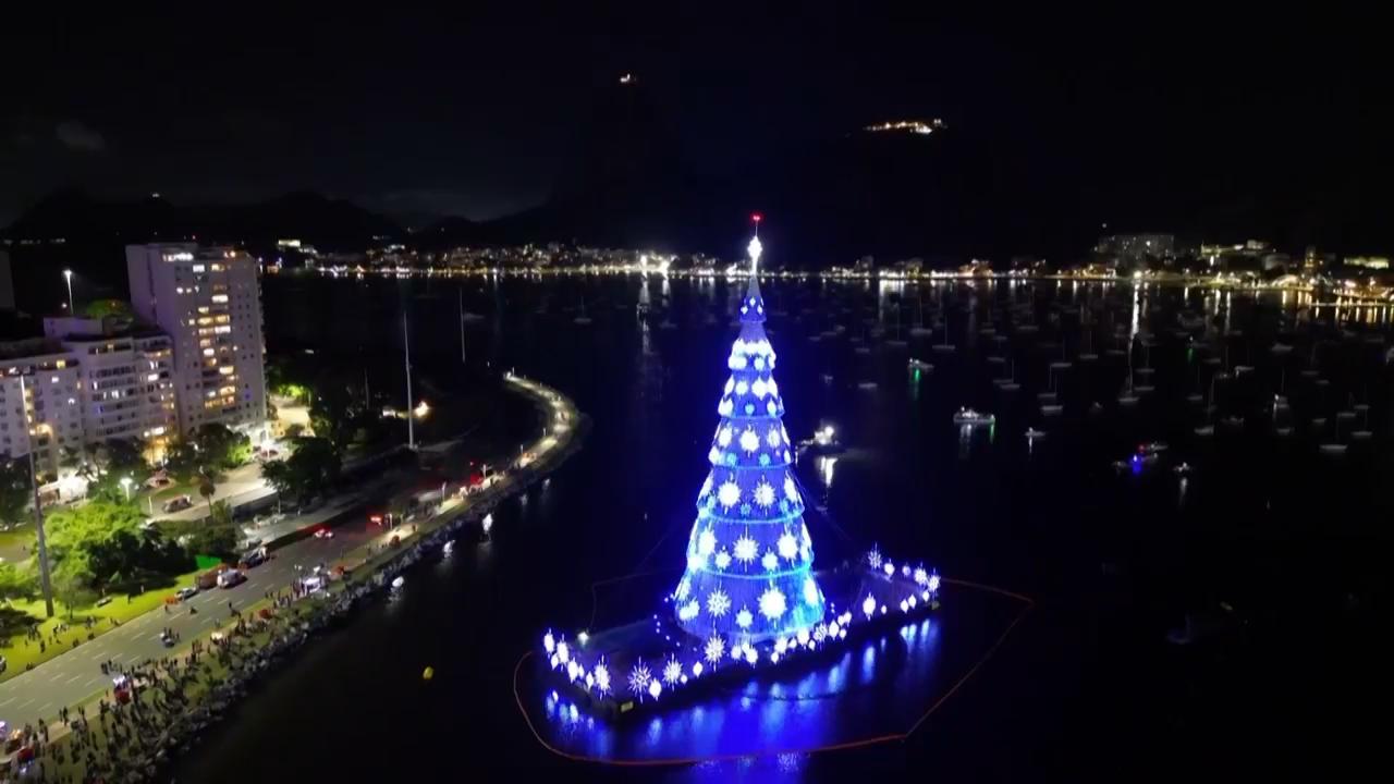 Rio unveils floating Christmas tree in Botafogo Cove