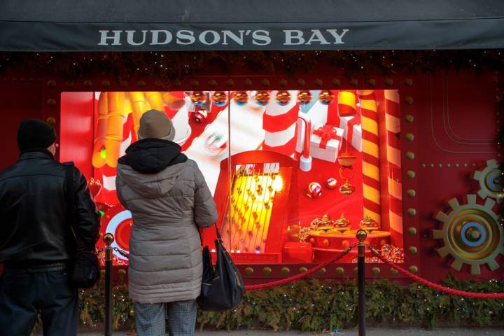 Holiday windows at former Hudson’s Bay downtown location returning