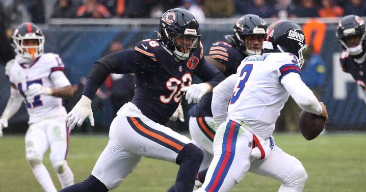 Is the Chicago Bears’ pass rush struggling as much as it seems? Here’s what the numbers say