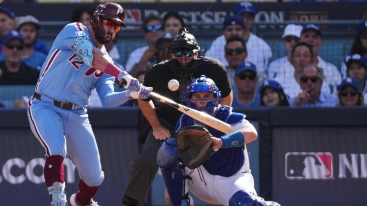 Kyle Schwarber stays with Philadelphia Phillies, agrees to $150 million, 5