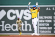 Phillies Should Target 26-Year-Old Gold Glove Outfielder: Insider