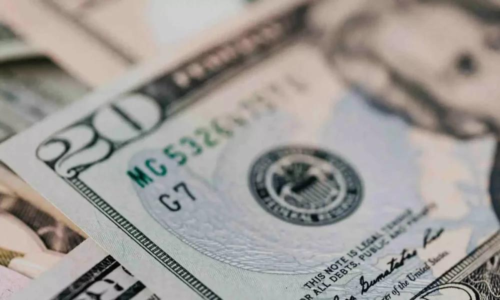 Precio del dólar del 10 de diciembre pasa de largo los 260 bolívares