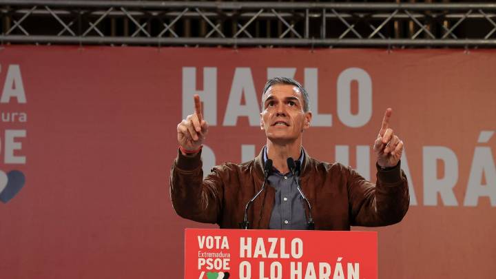 Sánchez enarbola la bandera del feminismo en plena crisis: "Hemos sido los primeros en hablar de los derechos de las mujeres"