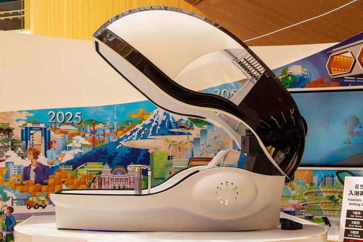 Mirai Human Washing Machine Could End Showering. Device Cleans a Person in a Pod in 15 Minutes