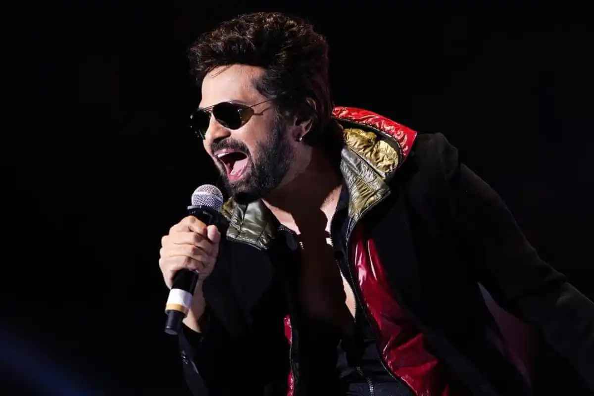 Himesh Reshammiya hits 1.2 billion streams on Spotify, surprises fans with live show