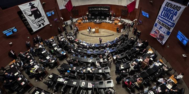 Con 64 votos a favor, Senado avala cambios que impiden frenar cobros indebidos del SAT
