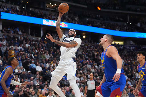 Anthony Davis anota 32 puntos en la victoria de los Mavericks 131