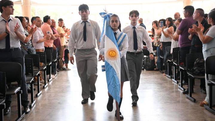 Una joven santiagueña, hija de venezolanos, recibió una beca para estudiar arquitectura…