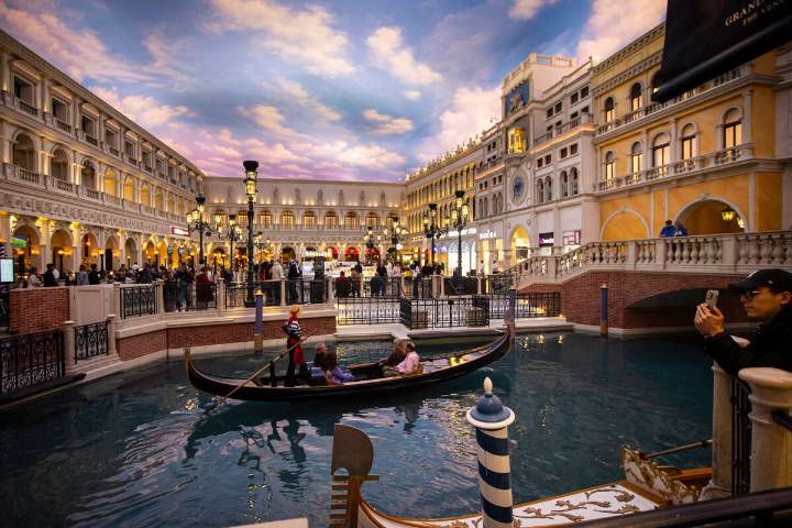Las Vegas’ Venetian employees receiving up to $750 bonus check this year