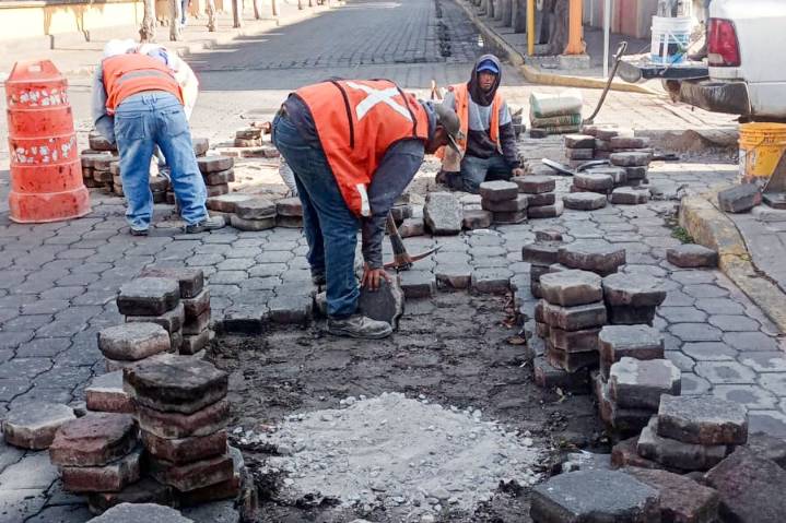 Con trabajos de renivelación y mejora urbana, cierra el gobierno de Alfonso Sánchez el 2025 y fortalece el bienestar en la capital