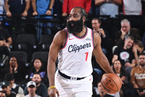 James Harden entró al Top de anotadores y va por Shaquille O'Neal