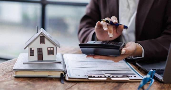 How does refinancing a mortgage work?