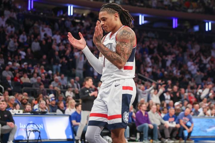 Deadspin | No. 5 UConn brings balanced attack into showdown vs. Texas