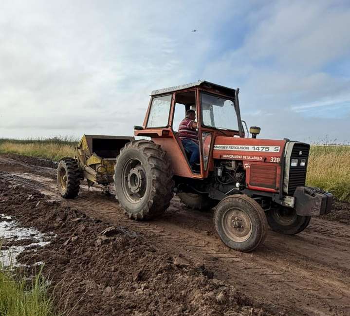 Mantenimiento de caminos rurales y en avenida San Martín